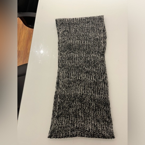 H&M Infinity Scarf - Picture 2 of 4